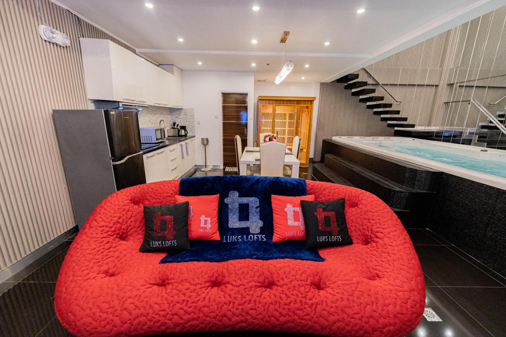 Luks Lofts Hotel & Residences Batangas Екстер'єр фото