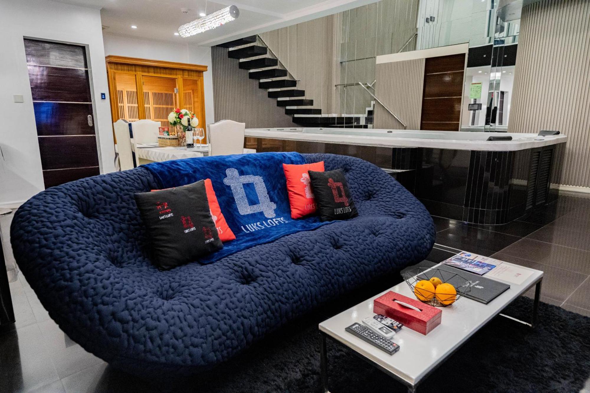 Luks Lofts Hotel & Residences Batangas Екстер'єр фото